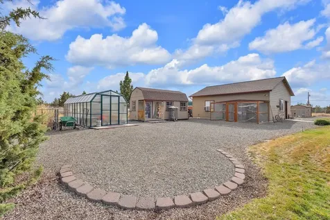 4742 SE Sioux Loop Prineville OR 97754
