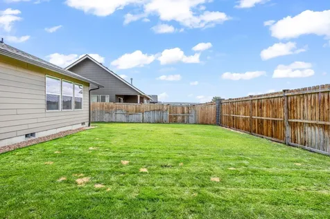1869 NE 3rd Street Redmond OR 97756