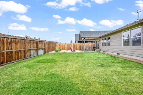 1869 NE 3rd Street Redmond OR 97756
