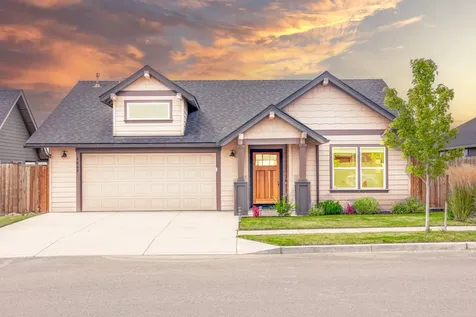 1869 NE 3rd Street Redmond OR 97756