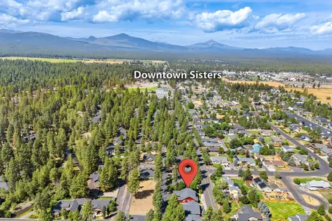 1141 E Cascade Avenue Sisters OR 97759