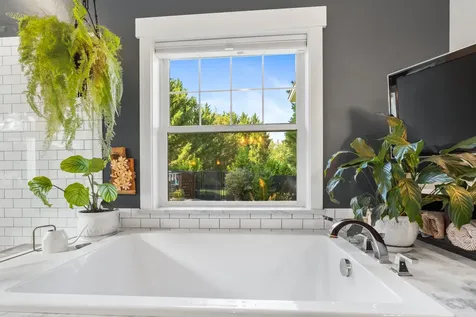 1112 NW Morgan Lane Grants Pass OR 97526