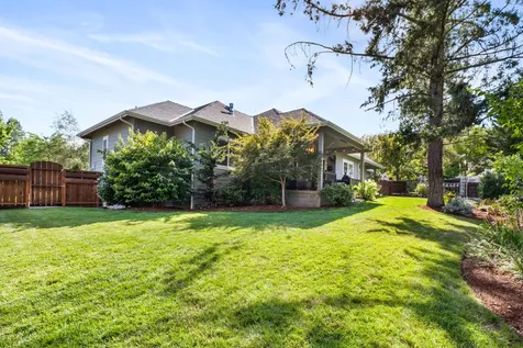 1112 NW Morgan Lane Grants Pass OR 97526