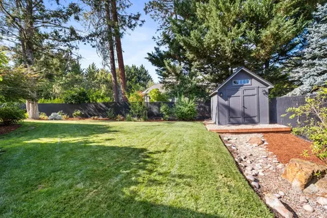 1112 NW Morgan Lane Grants Pass OR 97526