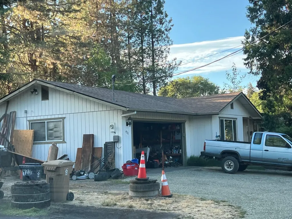 420 NW Pleasant View Drive Grants Pass OR 97526