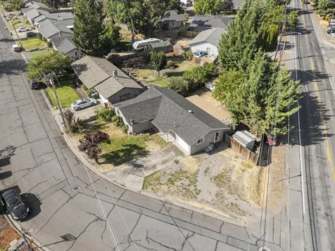 100 Vincent Avenue Central Point OR 97502