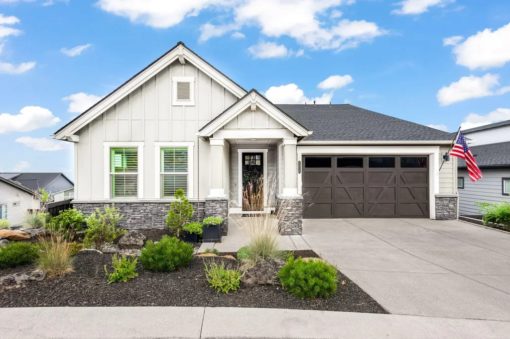 3016 NW Hidden Ridge Drive Bend OR 97703