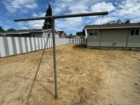 935 SW 12th Street Redmond OR 97756