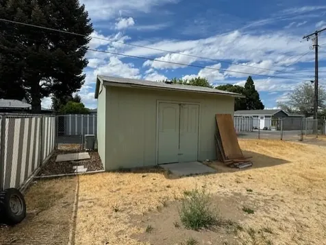 935 SW 12th Street Redmond OR 97756