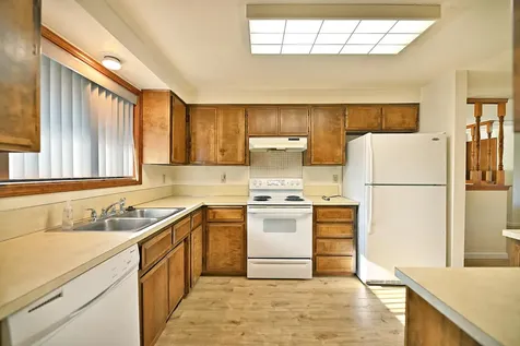 961 Brandon Way Phoenix OR 97535