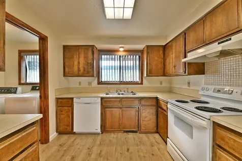 961 Brandon Way Phoenix OR 97535