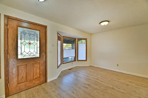 961 Brandon Way Phoenix OR 97535