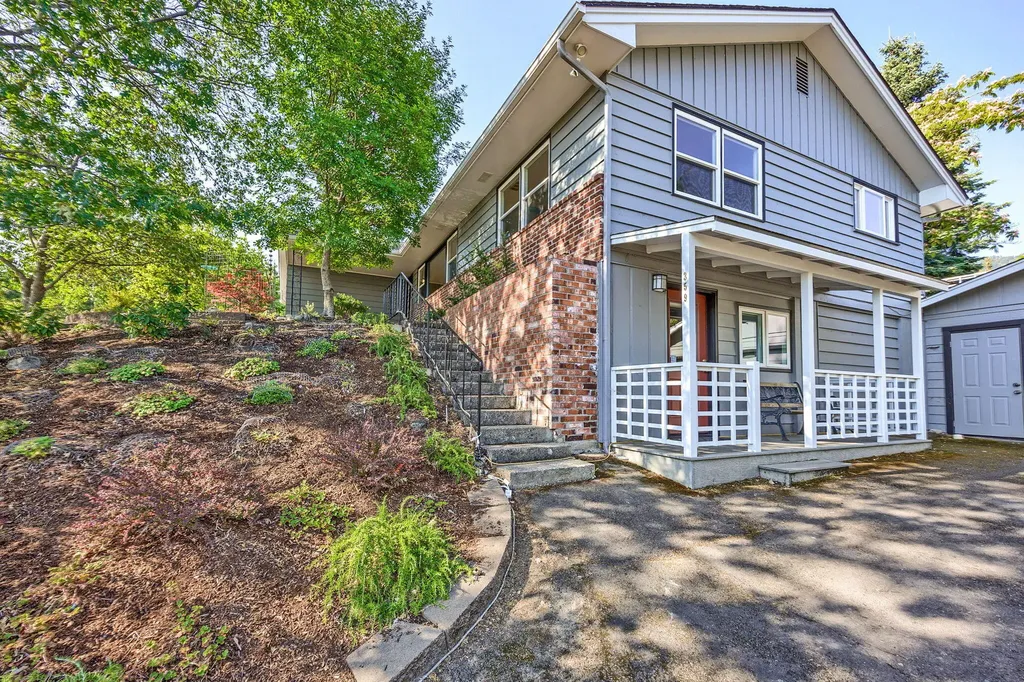 359 Kearney Street Ashland OR 97520