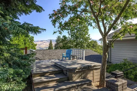 359 Kearney Street Ashland OR 97520