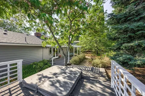 359 Kearney Street Ashland OR 97520
