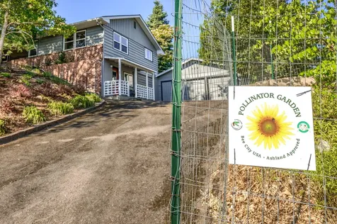359 Kearney Street Ashland OR 97520