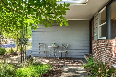 359 Kearney Street Ashland OR 97520
