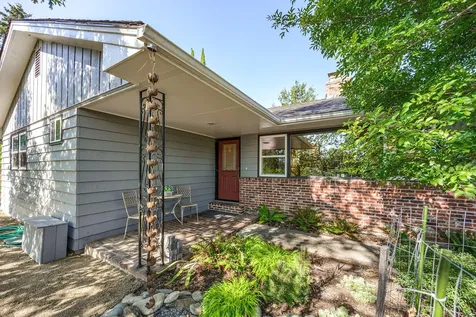 359 Kearney Street Ashland OR 97520