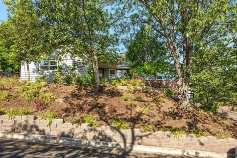 359 Kearney Street Ashland OR 97520