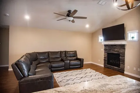 285 Reanna Way Medford OR 97501