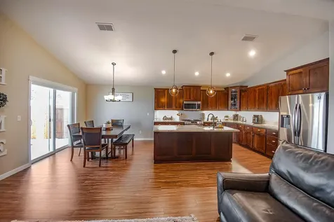 285 Reanna Way Medford OR 97501