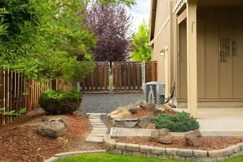 1624 NW Teakwood Lane Redmond OR 97756