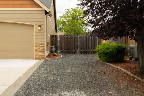 1624 NW Teakwood Lane Redmond OR 97756