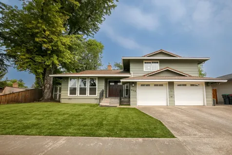 605 Edwina Avenue Central Point OR 97502