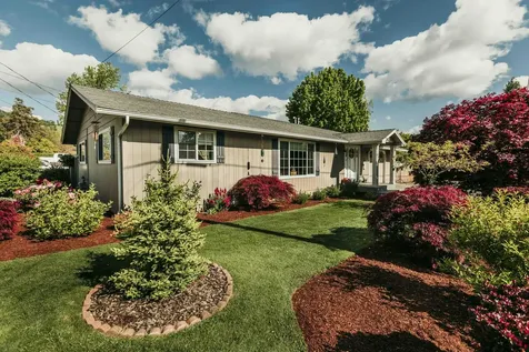 457 NE 12th Street Grants Pass OR 97526
