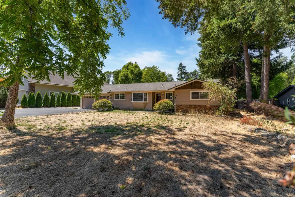 240 Arroyo Drive Grants Pass OR 97527
