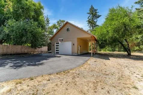 240 Arroyo Drive Grants Pass OR 97527