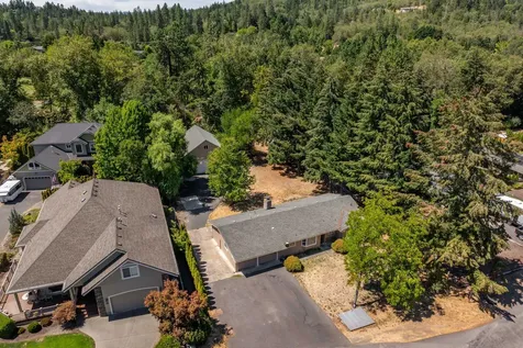 240 Arroyo Drive Grants Pass OR 97527
