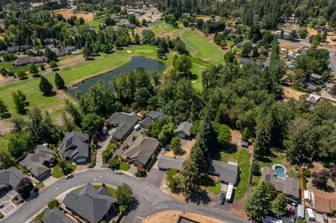 240 Arroyo Drive Grants Pass OR 97527