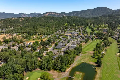 240 Arroyo Drive Grants Pass OR 97527