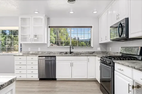 240 Arroyo Drive Grants Pass OR 97527