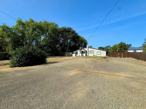 6845 Pinehurst Street Central Point OR 97502