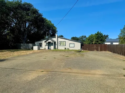 6845 Pinehurst Street Central Point OR 97502