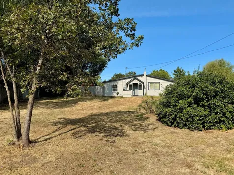 6845 Pinehurst Street Central Point OR 97502