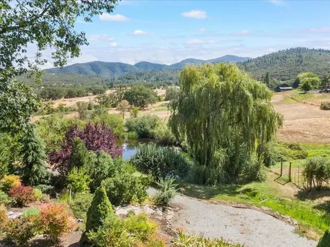 3921 Dark Hollow Road Medford OR 97501