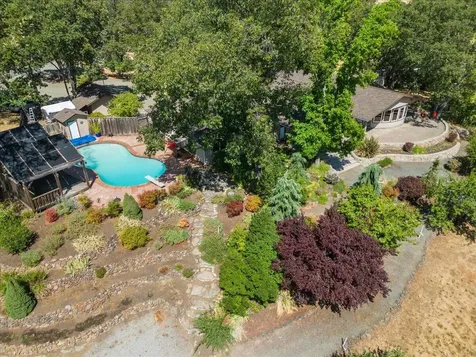 3921 Dark Hollow Road Medford OR 97501