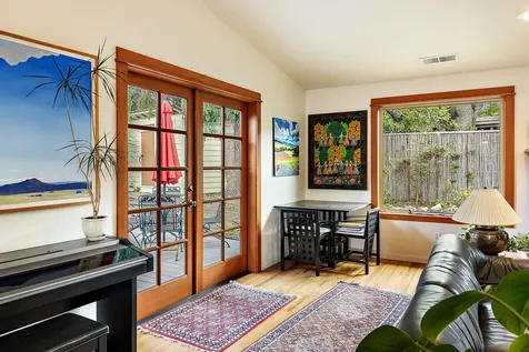750 Oak Knoll Drive Ashland OR 97520