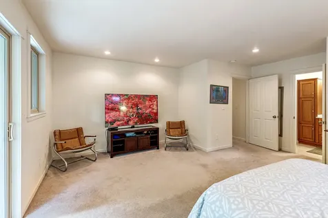 750 Oak Knoll Drive Ashland OR 97520