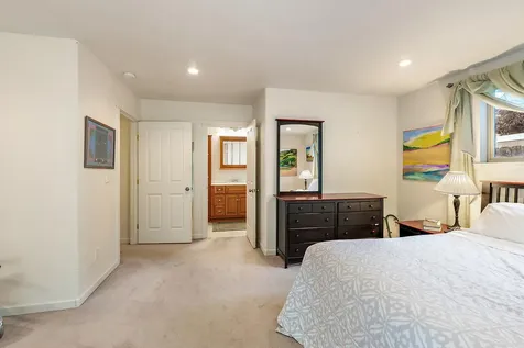 750 Oak Knoll Drive Ashland OR 97520