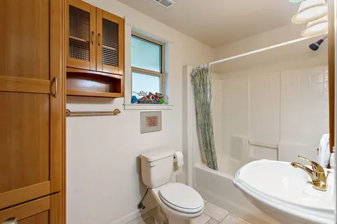 750 Oak Knoll Drive Ashland OR 97520