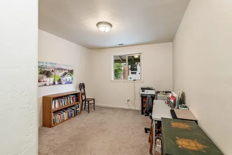 750 Oak Knoll Drive Ashland OR 97520