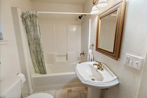 750 Oak Knoll Drive Ashland OR 97520