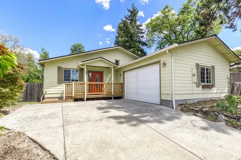 750 Oak Knoll Drive Ashland OR 97520