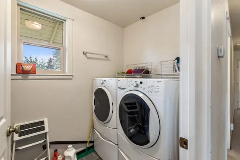 750 Oak Knoll Drive Ashland OR 97520