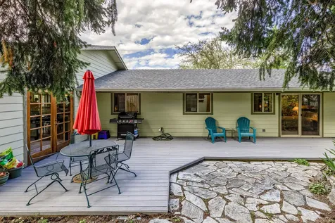 750 Oak Knoll Drive Ashland OR 97520