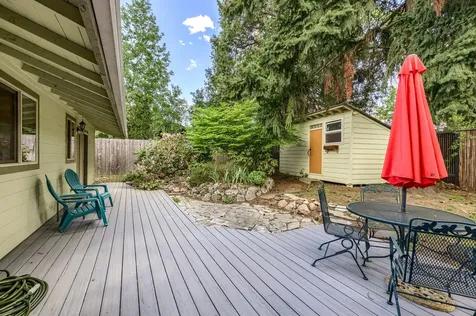 750 Oak Knoll Drive Ashland OR 97520